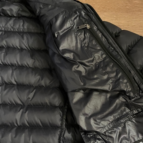 Patagonia Men’s Down Sweater Jacket - Picture 7 of 9